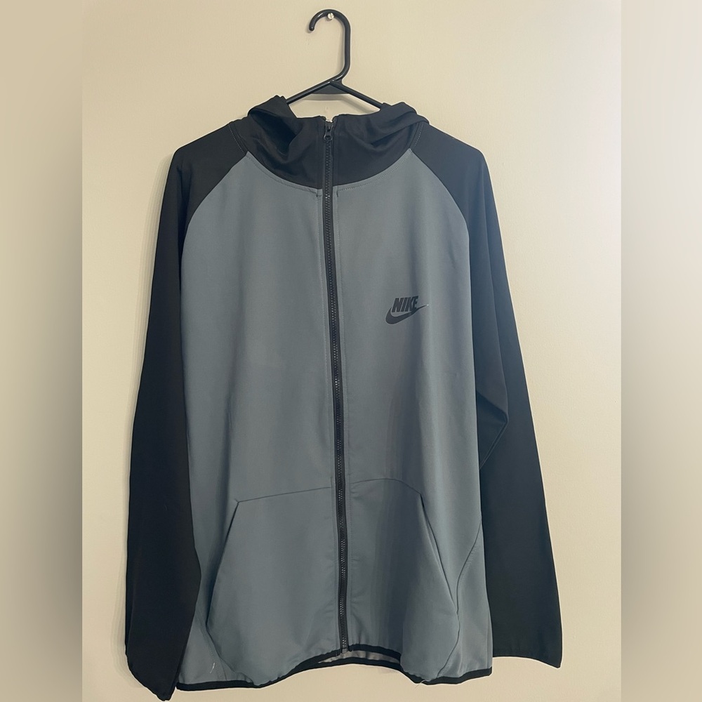 Men’s size 2XL Nike set in black/grey colorblock.  New, without tags, not worn.